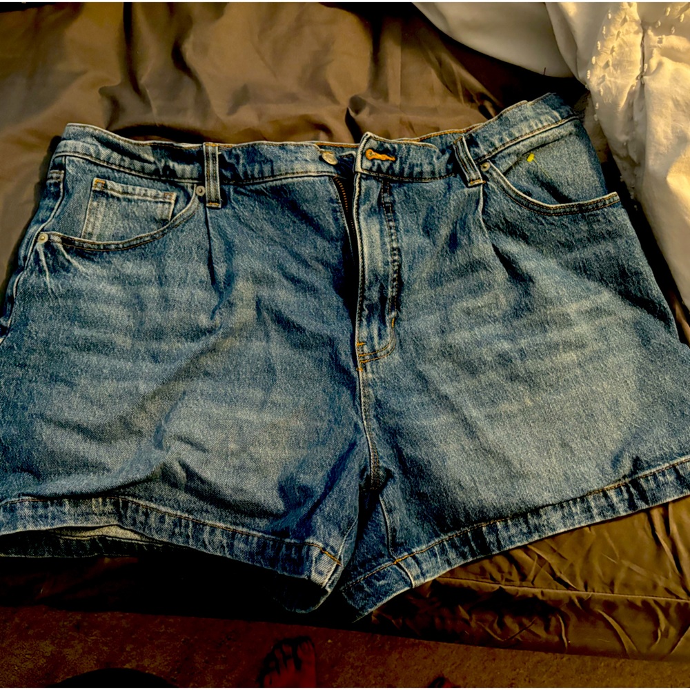 Banana Republic Jean shorts 18